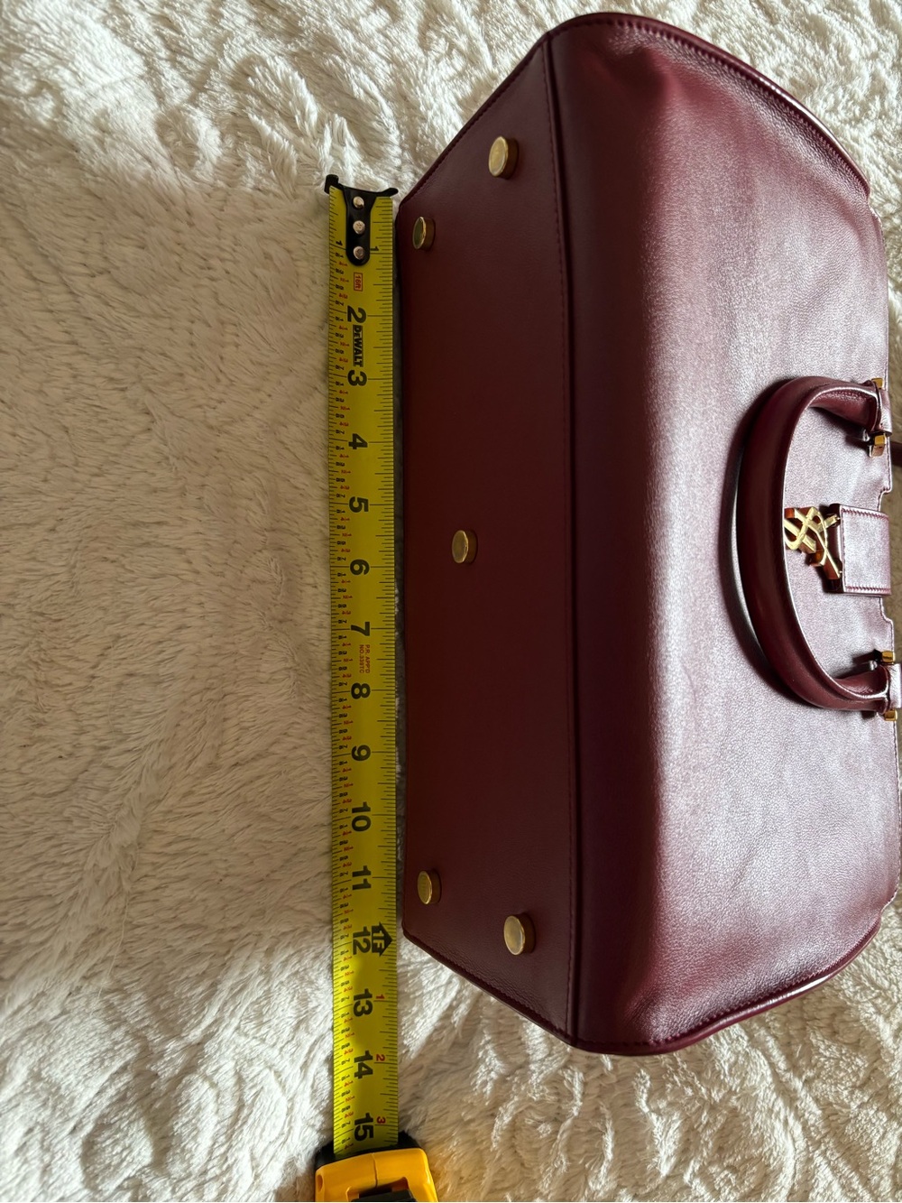 Saint Laurent Cabas in Wine/Gold - Picture 12 of 14